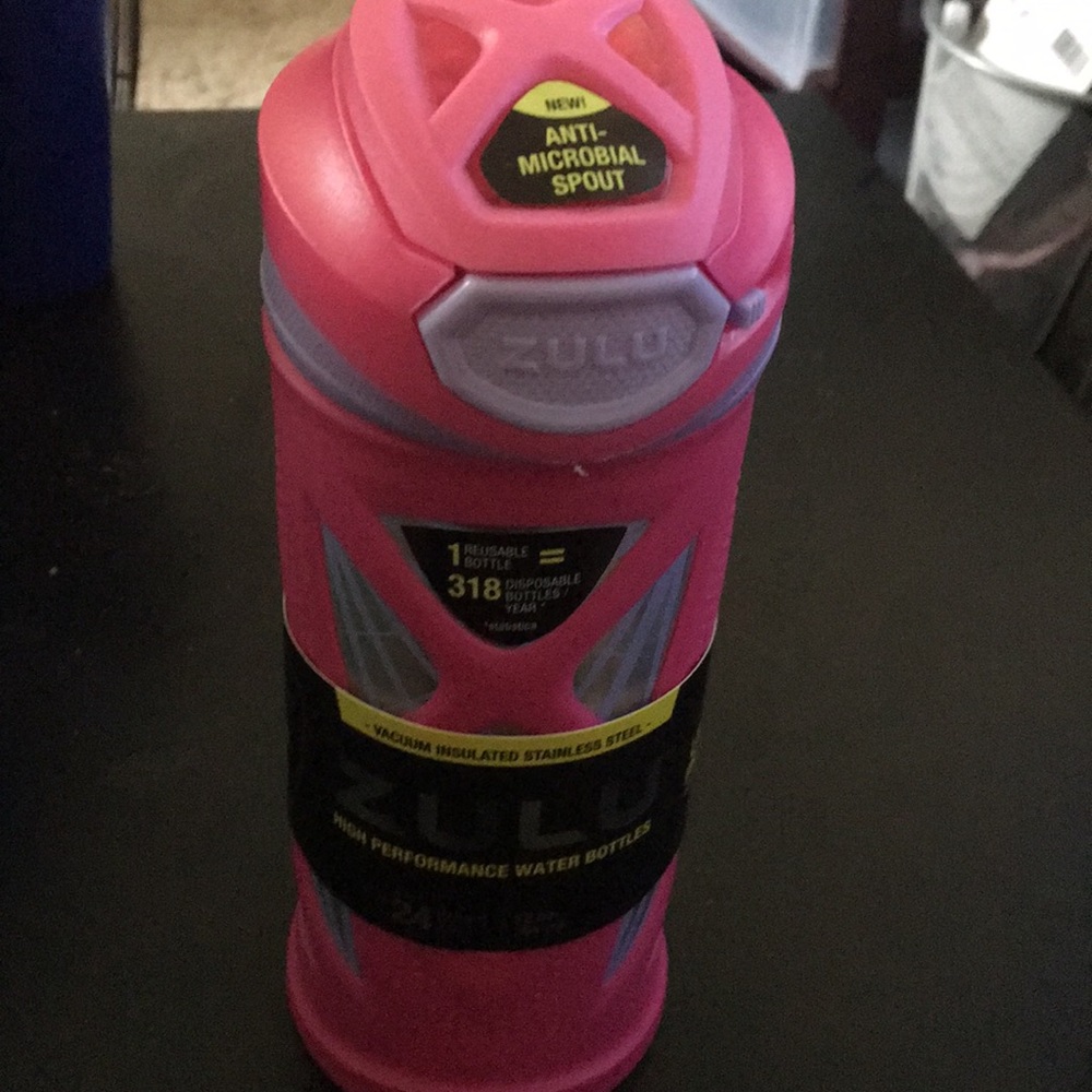 Pink and purple stay cold for 24hour.